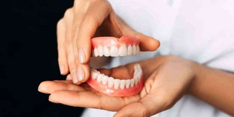 Dentures treatment at Dental surgeons Lahore
